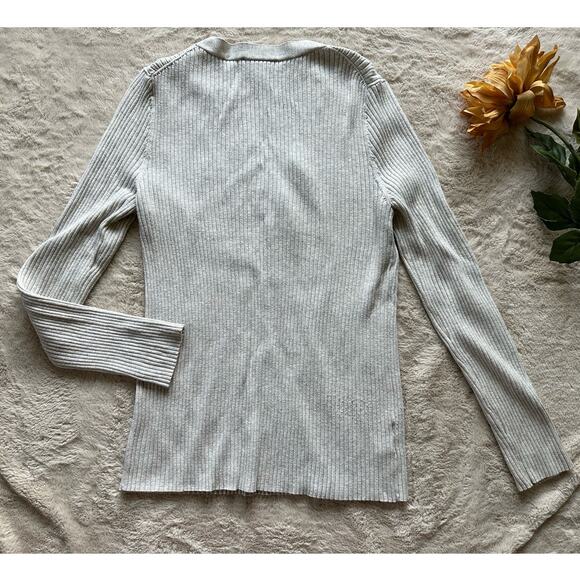 Ann Taylor Cream V-Neck Top Large - Picture 5 of 5